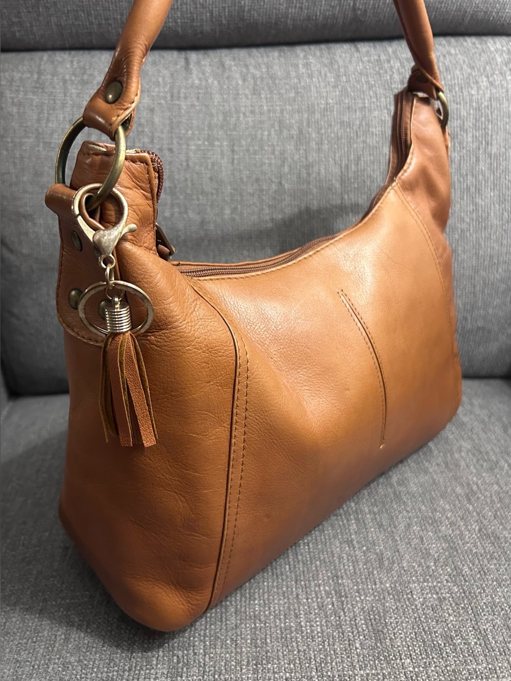 Vintage Clava Colombian made Tan Leather Shoulder Bag